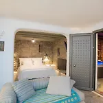 Amallini Mykonos Villa Super Paradise Beach (Mykonos)
